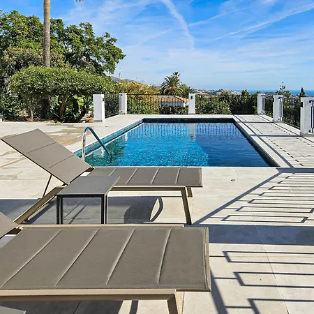 With Private Pool & Outdoor Kitchen ヴィラ ミハス