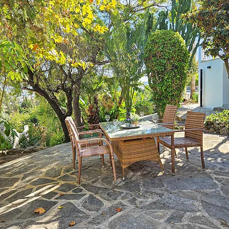 ヴィラ With Private Pool & Outdoor Kitchen ミハス