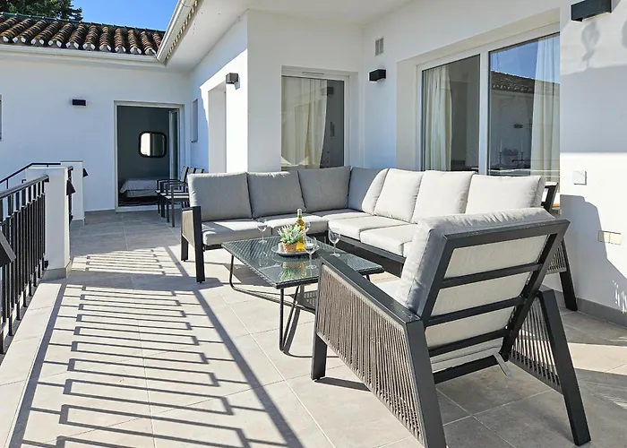 Villa With Private Pool & Outdoor Kitchen